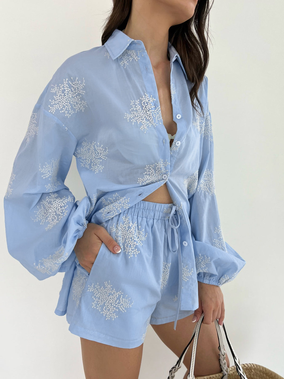 Conjunto casual de shorts con bordado vegetal semitransparente