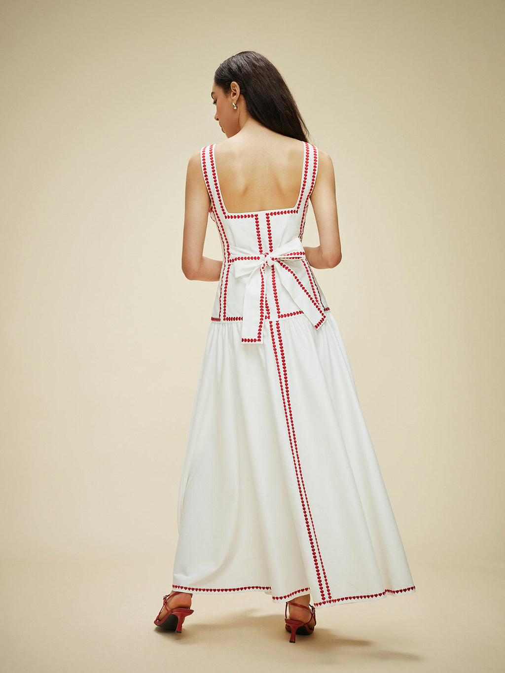 Vestido de Algodón Ligero con Ribete en Contraste y Lazos en la Espalda