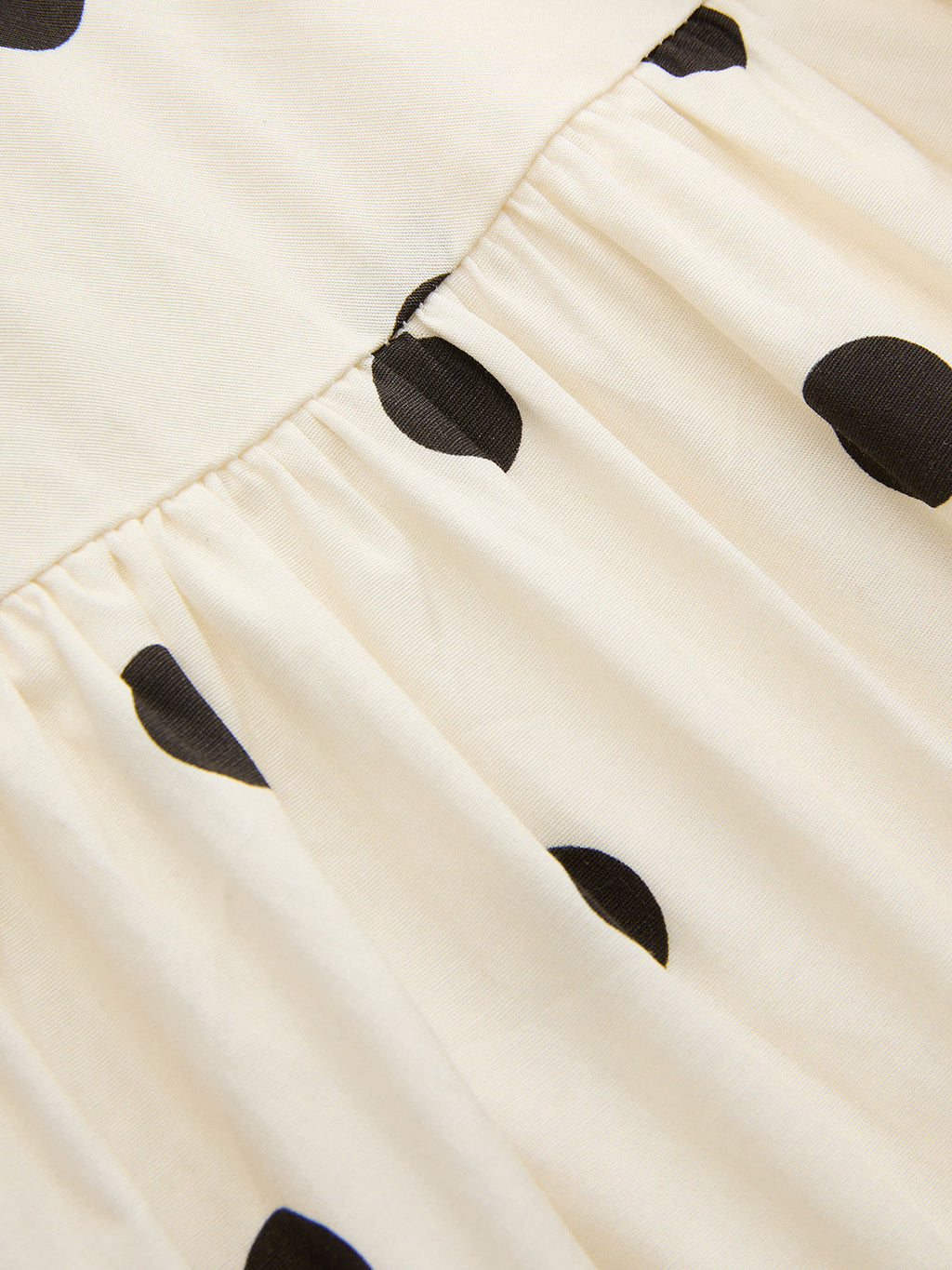 Vestido maxi cami fruncido de lunares