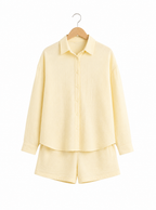 Conjunto de camisa amarilla