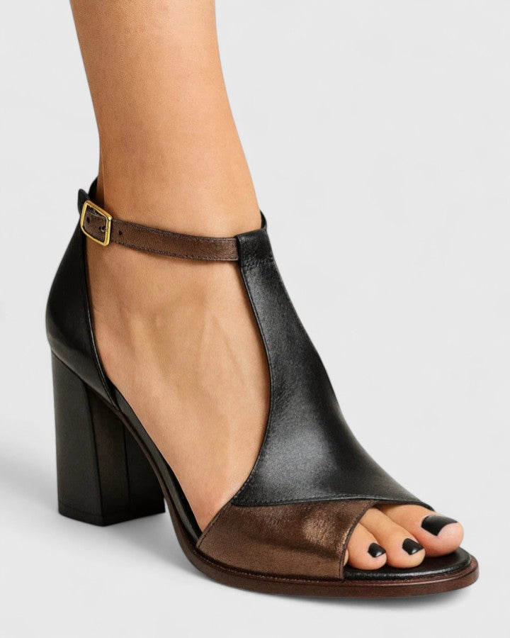 Tacones modernos Kenzira en negro con tacón de bloque y pulsera de tobillo