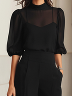 Conjunto Valentina de tres piezas en negro: top camisola transparente y pantalón de pierna ancha
