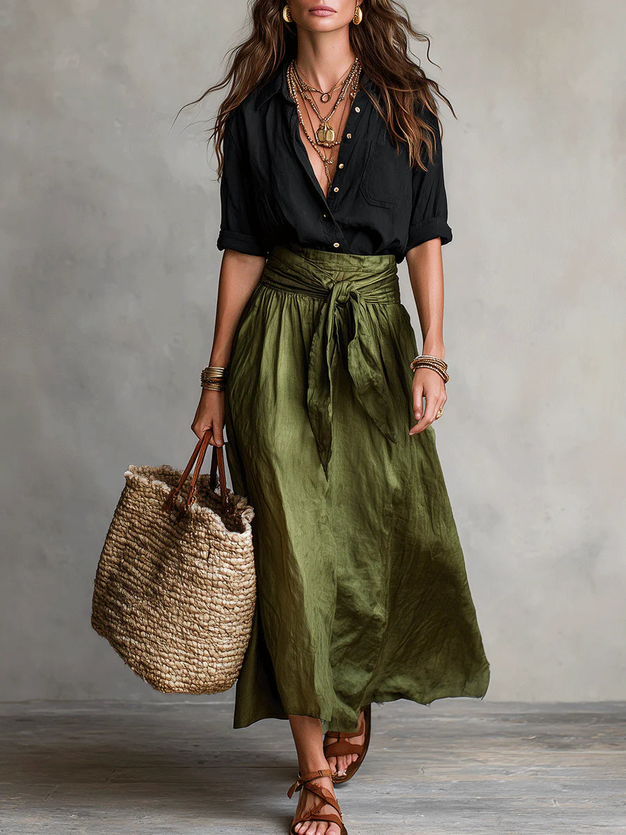 Yvette Conjunto de dos piezas: camiseta negra y falda midi verde oliva
