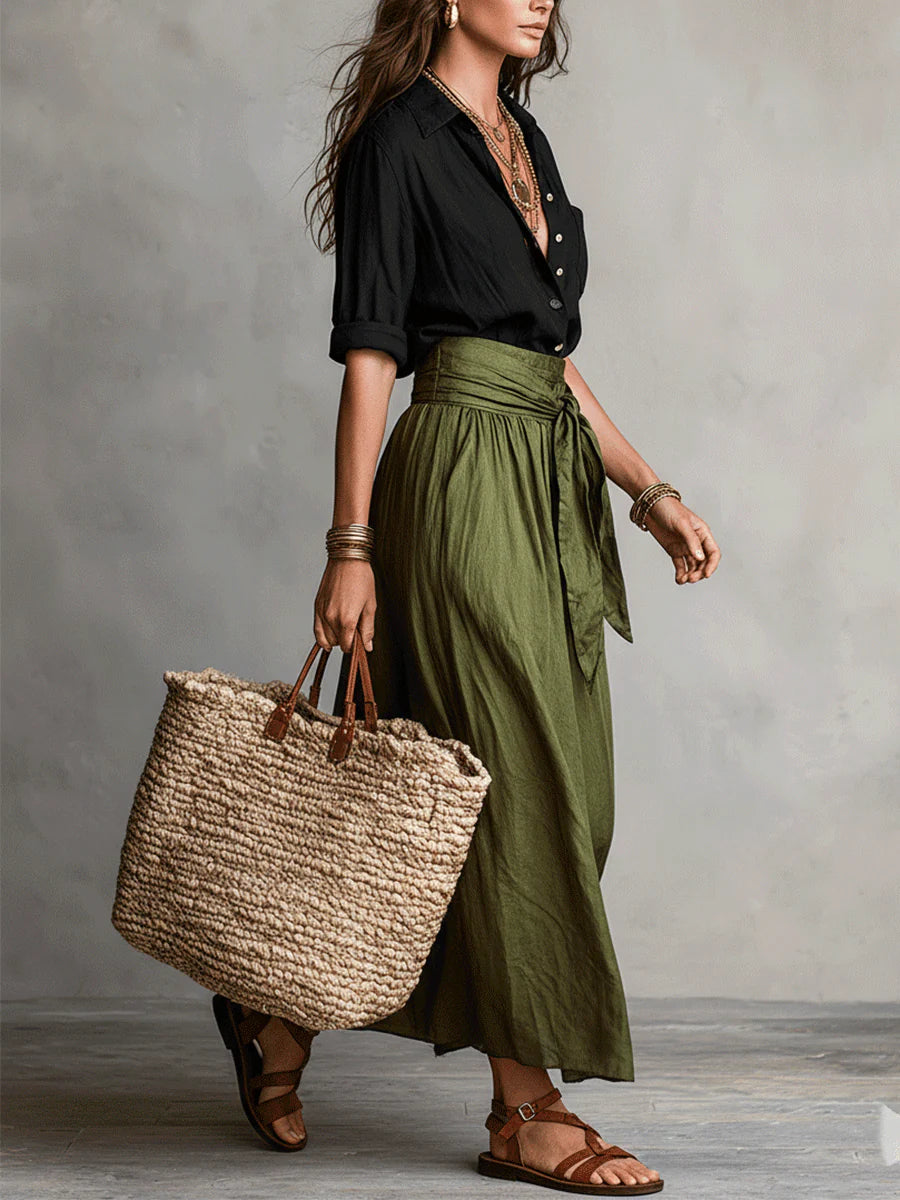 Yvette Conjunto de dos piezas: camiseta negra y falda midi verde oliva